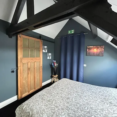 Heikant Hoeve Met Jacuzzi アパート