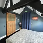 Heikant Hoeve Met Jacuzzi דירה