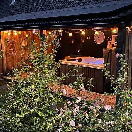 דירה Heikant Hoeve Met Jacuzzi בארלה-נוסאו