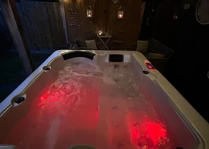 דירה Heikant Hoeve Met Jacuzzi בארלה-נוסאו